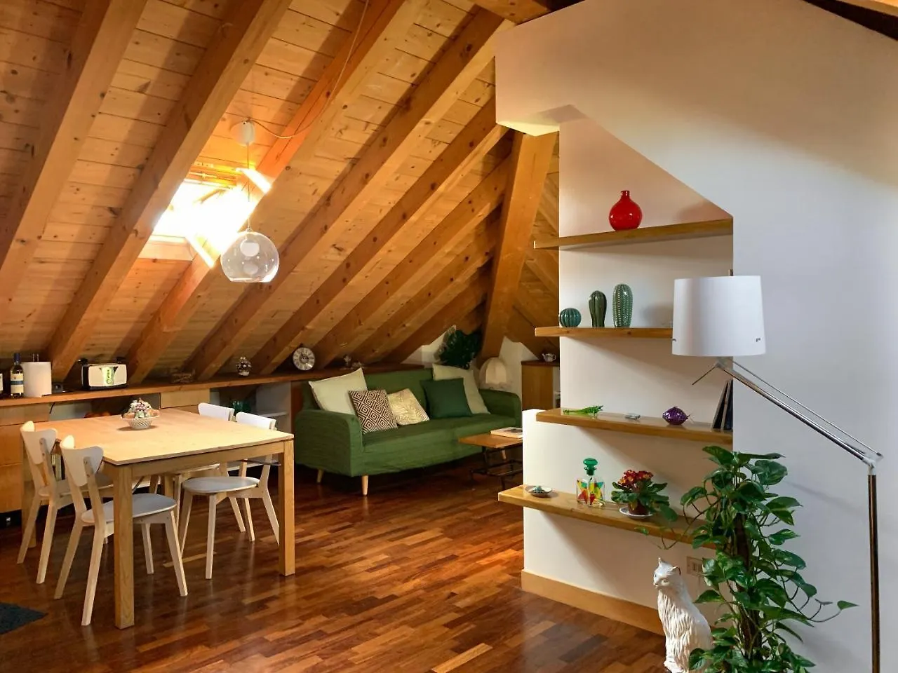 Apartment Bono Cairoli 27 - Turro, Luminosa Mansarda Open Space X2! Milan